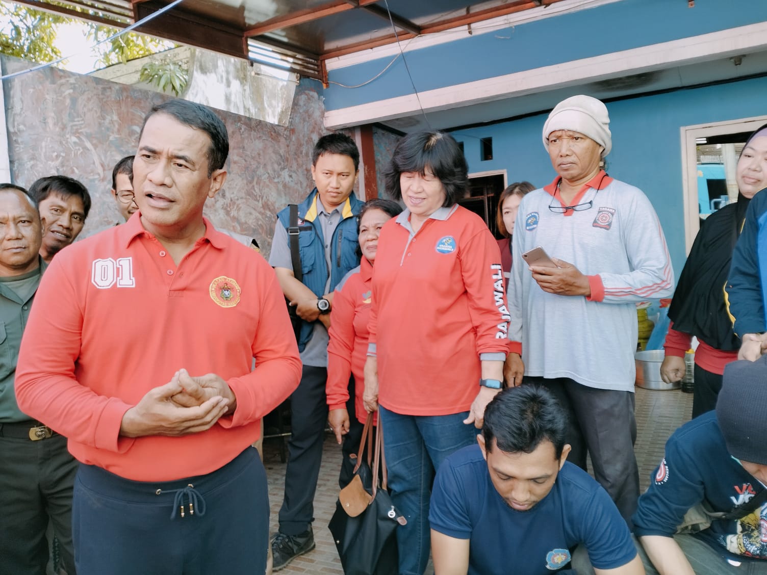 AAS Community Bantu Warga Jalan Serigala Yang Kena Musibah Kebakaran