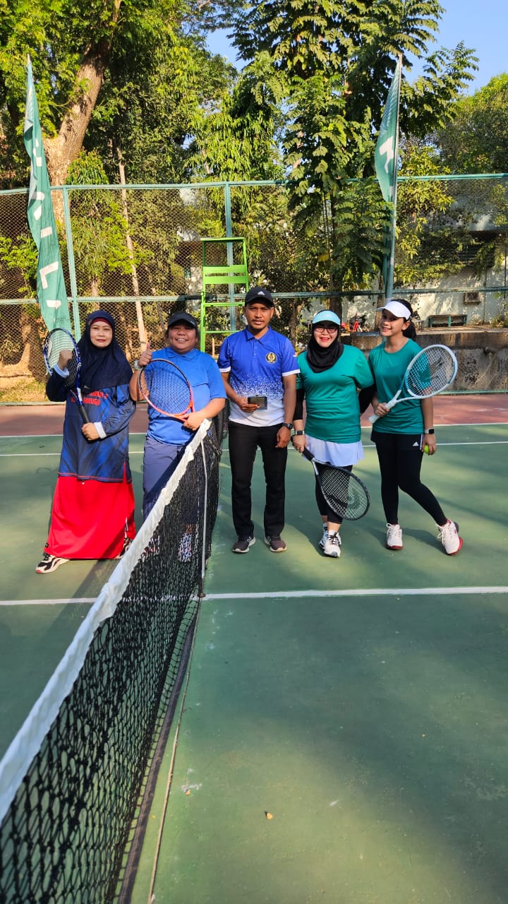 Luar Biasa, Guru SD Islam Athirah 2 Juara Pertandingan Tenis Hut Kalla Grup