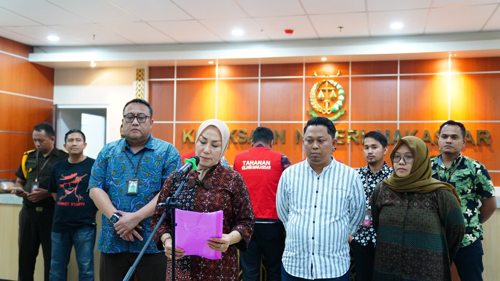 IMG-20231103-WA0126(1) Kejari Makassar Tahan SB, MY, IL, ASD Kasus Dugaan Korupsi Industri Pengelolaan Sampah