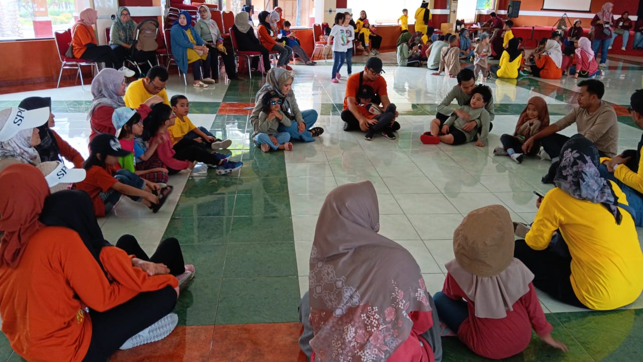 TK Islam Athirah Bukit Baruga Hadirkan Keceriaan dan Keakraban di Pantai Akkarena