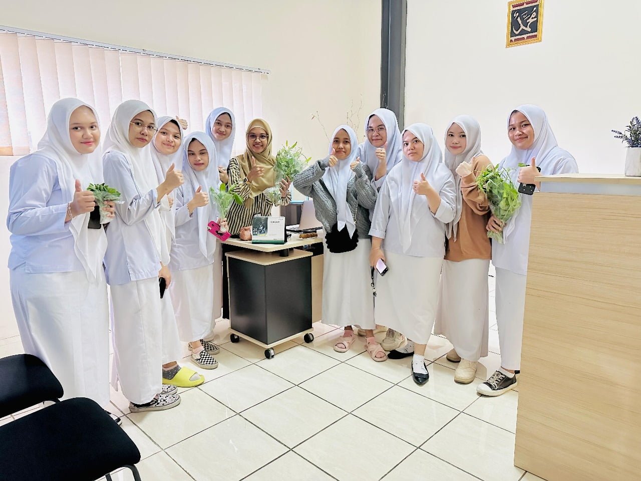 SMA Islam Athirah Kajaolalido Panen Projek Budidaya Tanaman Hidroponik