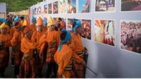 Hari Terakhir Pameran Foto F8 Makassar Dibanjiri Pelajar SD-SMP Hari Terakhir Pameran Foto F8 Makassar Dibanjiri Pelajar SD-SMP