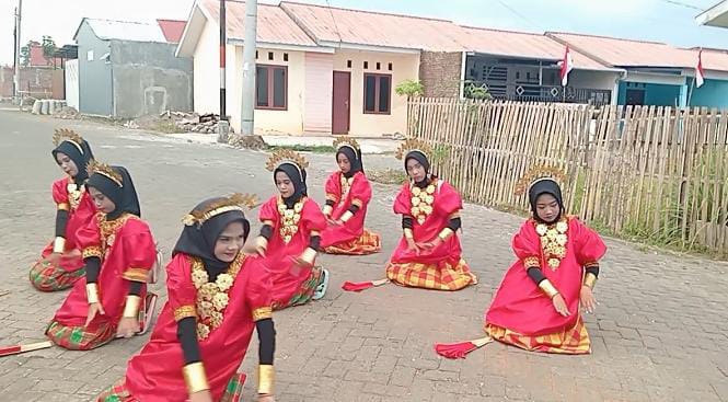 Tari Kreasi TPQ Al Berkah Sukses Hibur Masyarakat Kec Pallangga