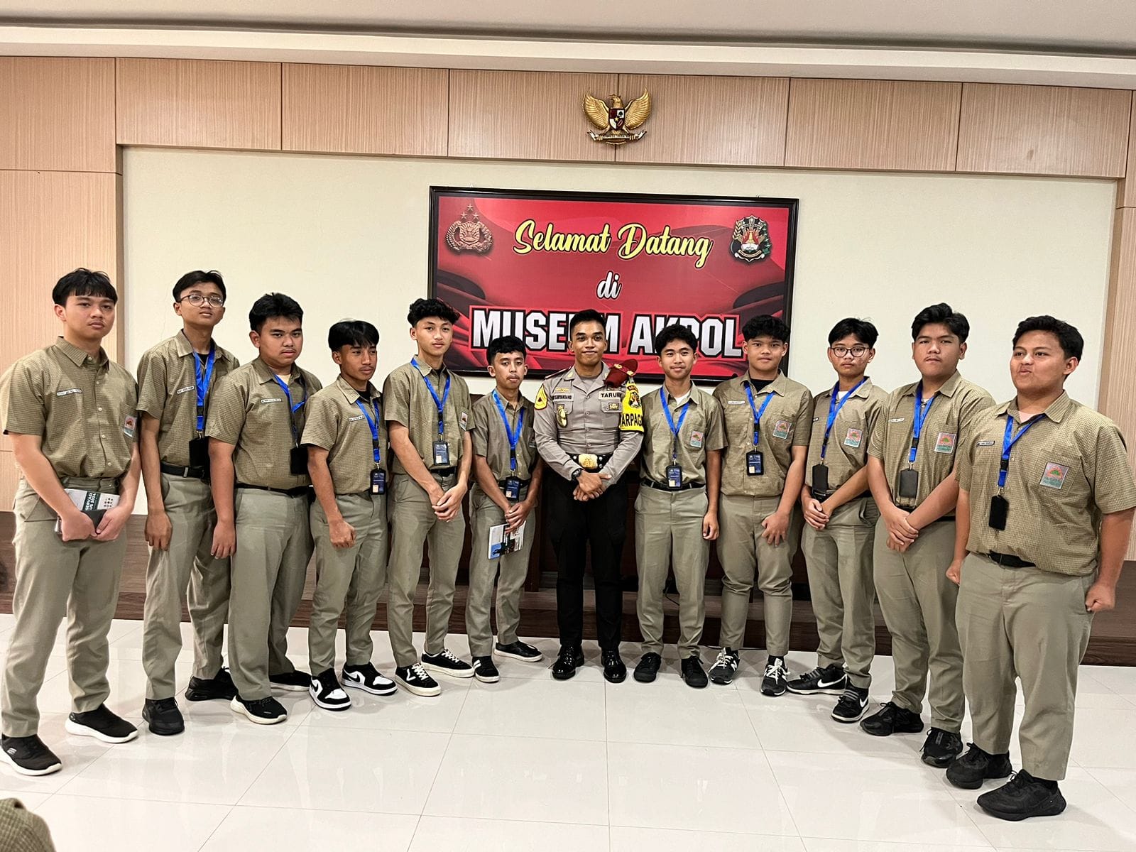 Ratusan Siswa SMA Islam Athirah Bukit Baruga Kunjungi Akademi Kepolisian (Akpol) di Semarang Ratusan Siswa SMA Islam Athirah Bukit Baruga Kunjungi Akademi Kepolisian (Akpol) di Semarang